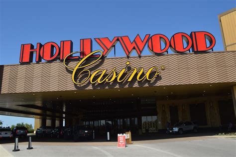 Laura dennis hollywood casino